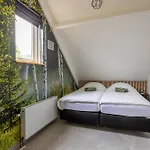 Dom wakacyjny Evergreen Wellness Met Sauna & Hottub