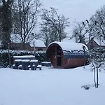 Evergreen Wellness Met Sauna & Hottub בית נופש