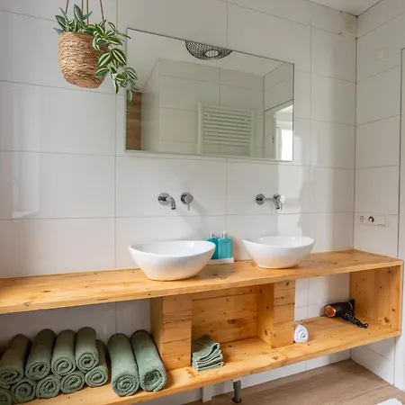 Dom wakacyjny Evergreen Wellness Met Sauna & Hottub Ewijk